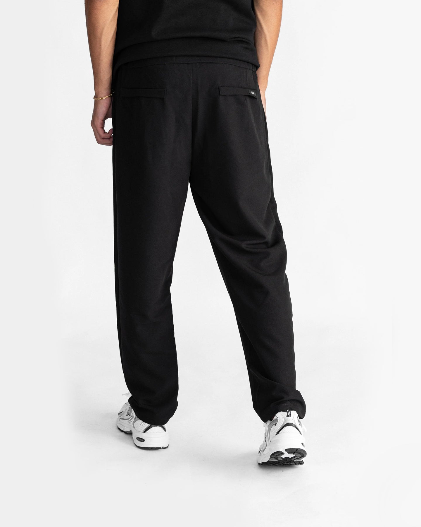 Noe Relaxed Fit Black