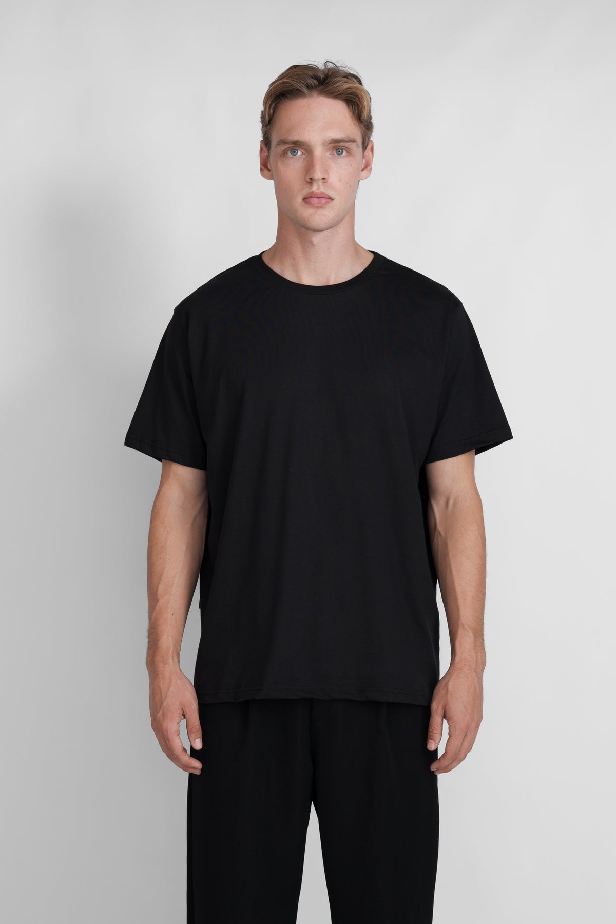 Blue Artists / Black-2