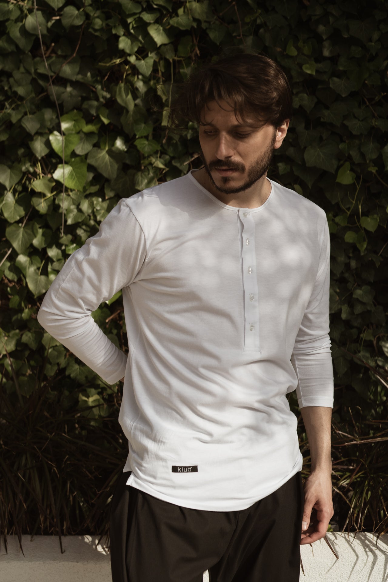 Longsleeve buttons